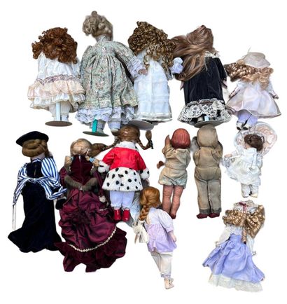 Set of 13 miscellaneous dolls