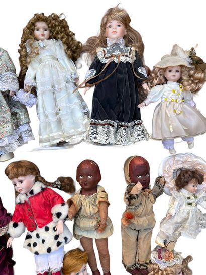Set of 13 miscellaneous dolls