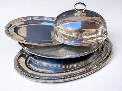 Set of various silver-plated metal pieces...