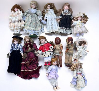 Set of 13 miscellaneous dolls
