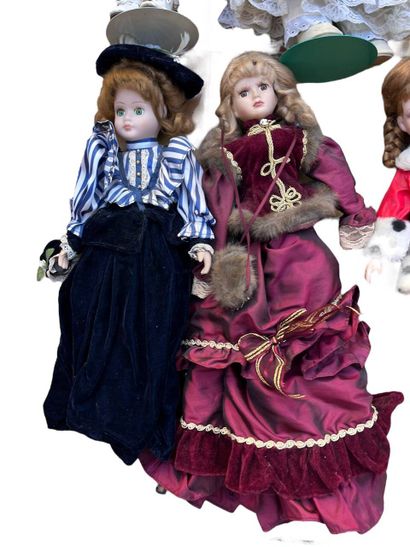 Set of 13 miscellaneous dolls