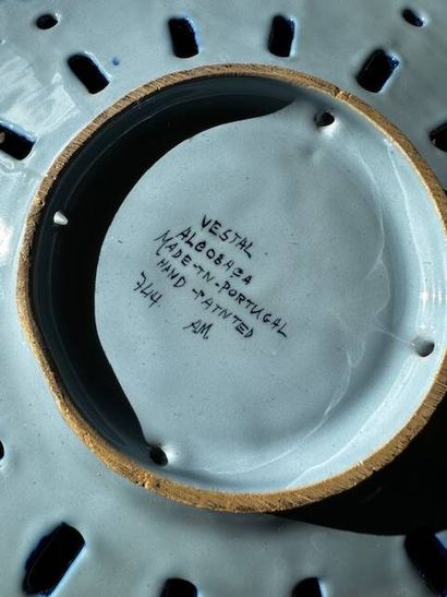 Miscellaneous earthenware including dishes,...