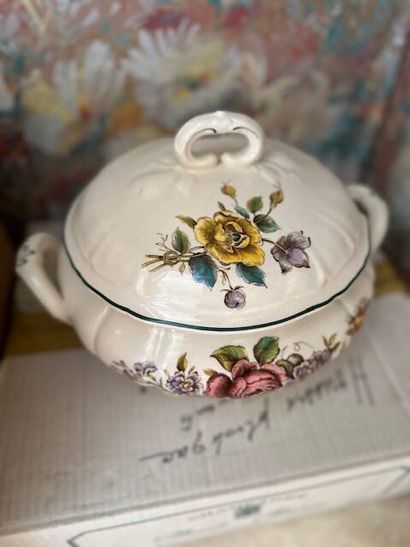 Miscellaneous tableware: two service pieces...