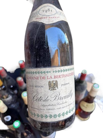 Lot of 22 bottles of various wines including...
