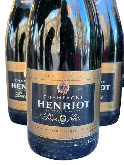 11 bottles of Champagne brut Henriot