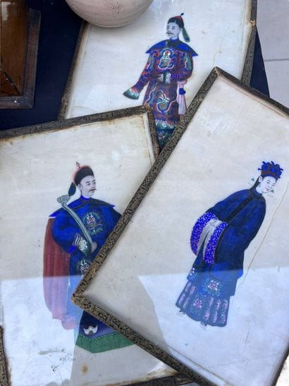 Lot of miscellaneous trinkets including a...