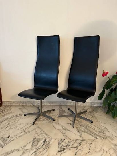 Arne JACOBSEN (1902-1971) - Fritz Hansen
Paire...