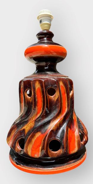 Large Vallauris earthenware lamp 
Circa 1970
H...