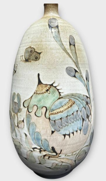 PAULET
Celadon-glazed terra cotta vase decorated...