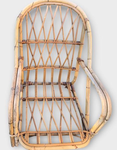 Pair of rattan armchairs
95 x 64 x 75 cm