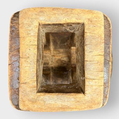 Wooden stool
Mali
19 x 25.5 x 22 cm
Expert...
