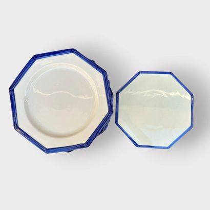 Robert PICAULT (1919-2000)
Set in white earthenware...