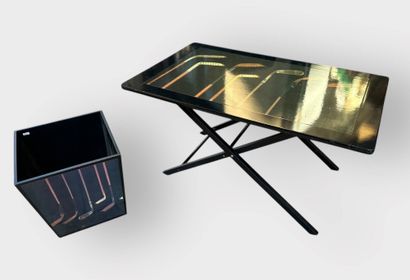 Table basse pliante et corbeille à papiers...