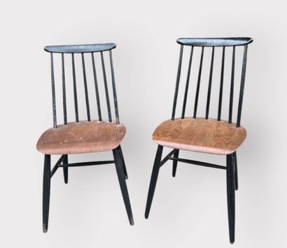 Ilmari TAPIOVAARA (1914-1999)
Pair of chairs
86...