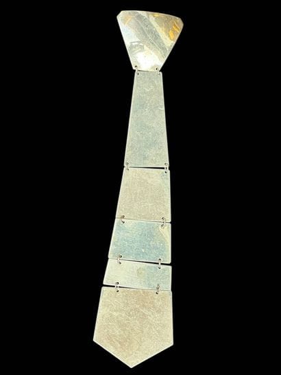 Claude MOMIRON (1939-2021)
Broche cravate...