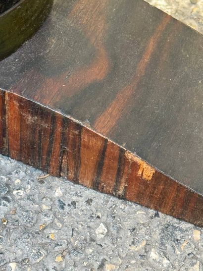 Circular Art Deco pedestal table in macassar...