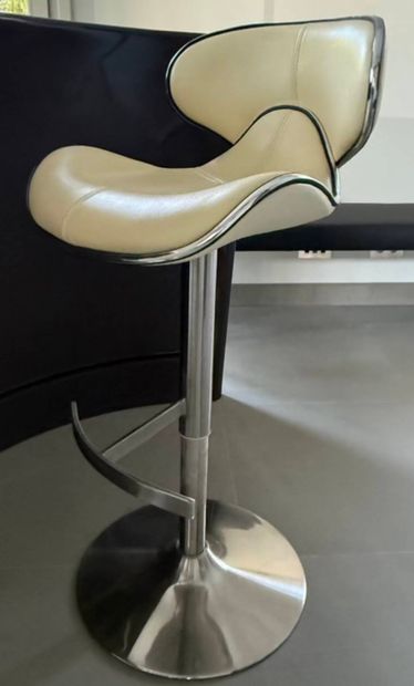 Set of 3 bar chairs resting on chrome-plated...