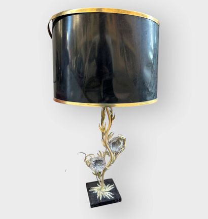 Lampe en métal, fût à décor de chardons en...