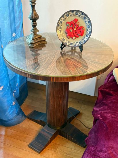 Circular Art Deco pedestal table in macassar...