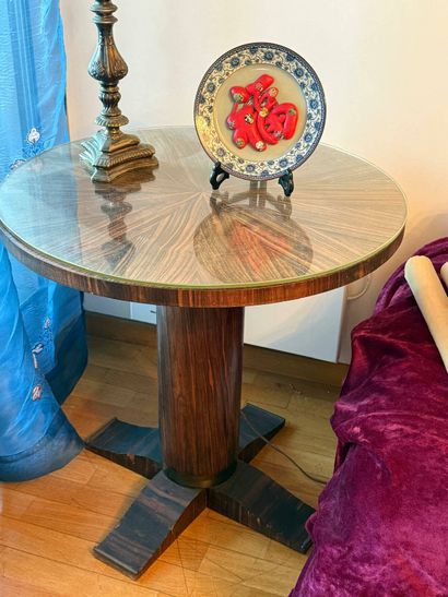 Circular Art Deco pedestal table in macassar...