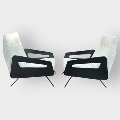 20th century French work.
Pair of armchairs...