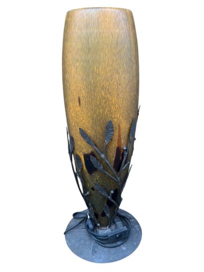 VIANNE
Shell lamp in marbled orange and speckled...