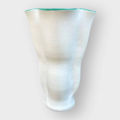 ELCHINGER
Large four-lobed vase, flared at...