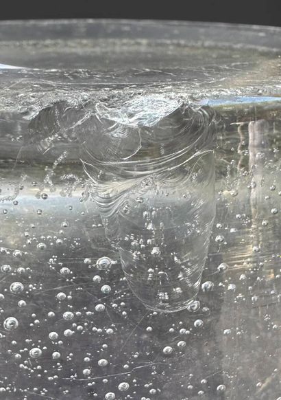 DAUM
Glass vase in bubble glass
Signed 
H:...