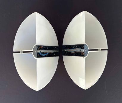 STILNOVO
Pair of wall lights in Plexiglas
18...