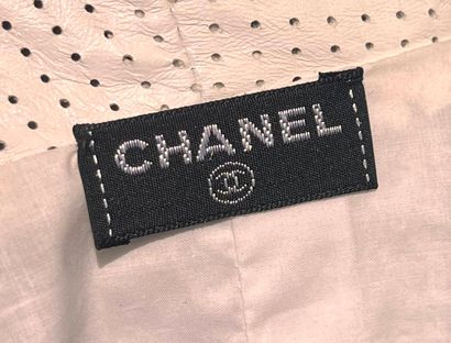 CHANEL
White leather jacket, monogram fabric...