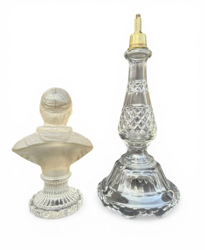 Set including a cut crystal lamp base in...