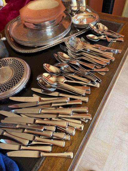 Batch of various silver-plated metal pieces...