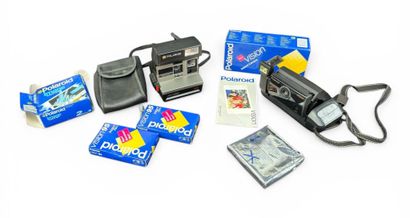 LOT INCLUDING :
- Five pairs of binoculars
-...