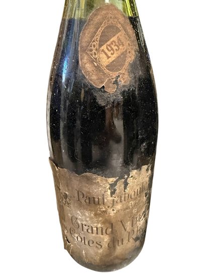 Batch of 10 Bottles -
3x Vosne Romanée 1966...
