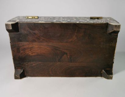 Rectangular box in black lacquered wood and...