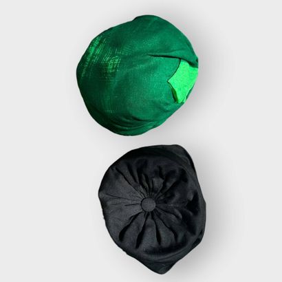 BALENCIAGA
Set of two hats