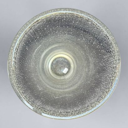 DAUM
Vase in bubble glass
Signed 
H: 30 cm...