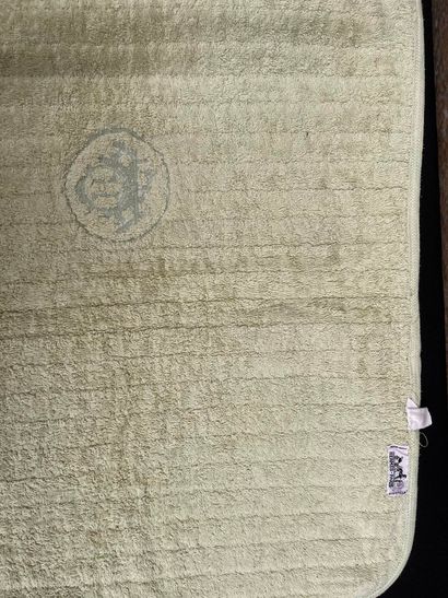 HERMÈS
Set of 3 terry cloth pieces including...