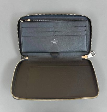Louis VUITTON
Horizontal ZIPPY wallet in...