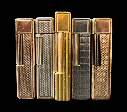 S.T. DUPONT
Set of 5 lighters including 2...