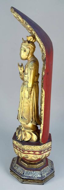 Asian divinity in carved and gilded wood
Height:...