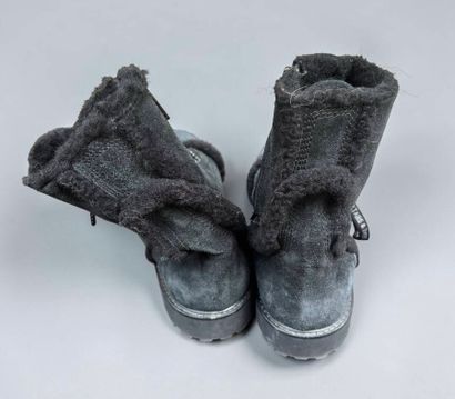 Lot including : 
-Zadig et Voltaire: pair...