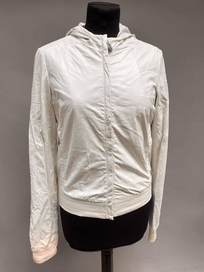 CHANEL
White leather jacket, monogram fabric...
