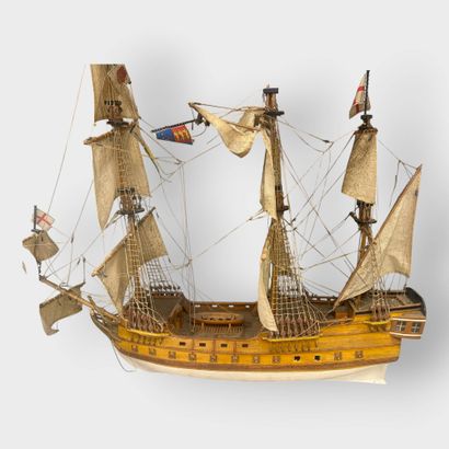 Lot including:
-Model sailing boat with cannons
-1...