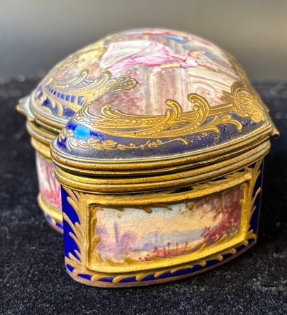 Small painted earthenware jewelry box decorated...