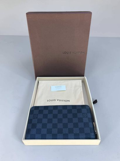 Louis VUITTON
Horizontal ZIPPY wallet in...