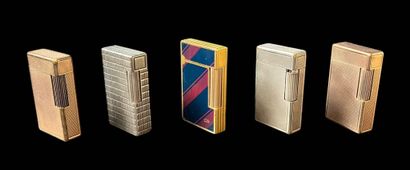 S.T. DUPONT
Set of 5 lighters including 2...