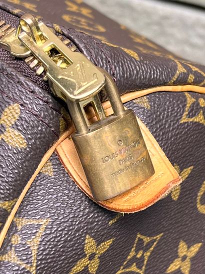 Louis VUITTON
Keepall