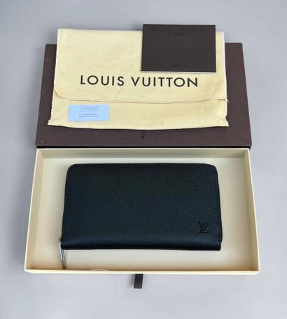 Louis VUITTON
Horizontal ZIPPY wallet in...