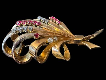 Spraying brooch in 750°/°° (18 k) yellow...